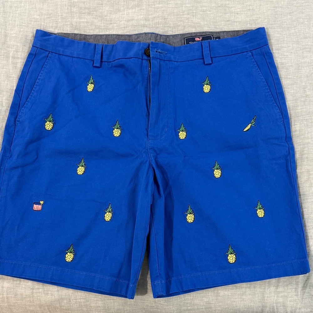 Vineyard Vines Royal Blue Pineapple Embroidered Shorts NWOT